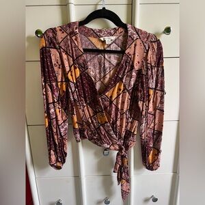 American Eagle Unique Geometric Pattern Blouse
